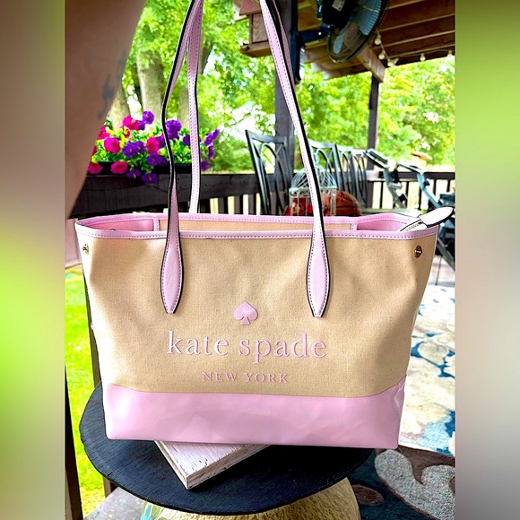 kate spade Handbags - Kate Spade Light Pink and Beige Zipper Tote Bag